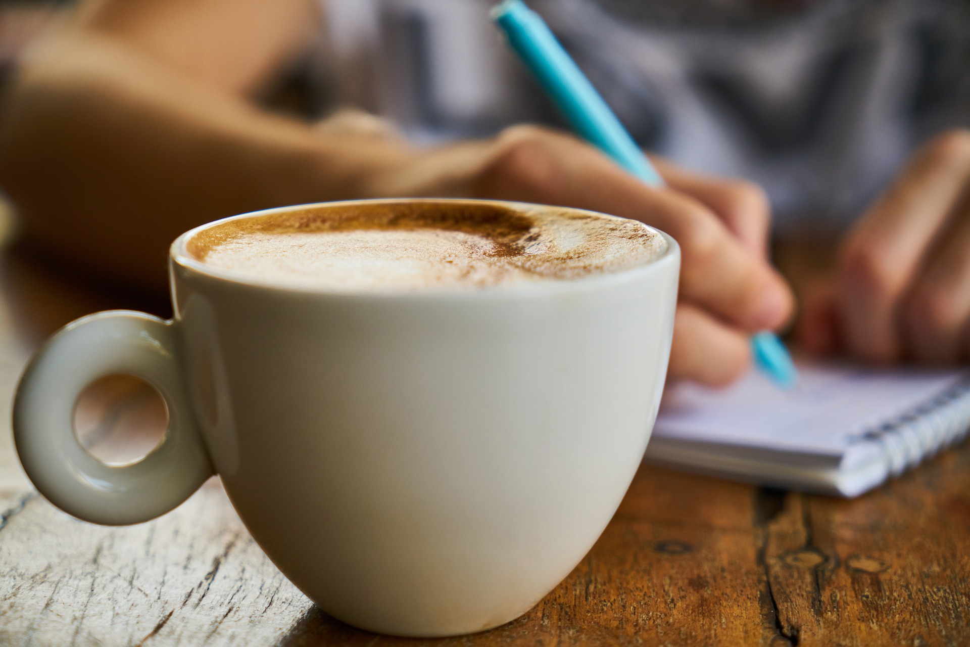 Sturz mit Kaffeetasse kann als Arbeitsunfall gelten