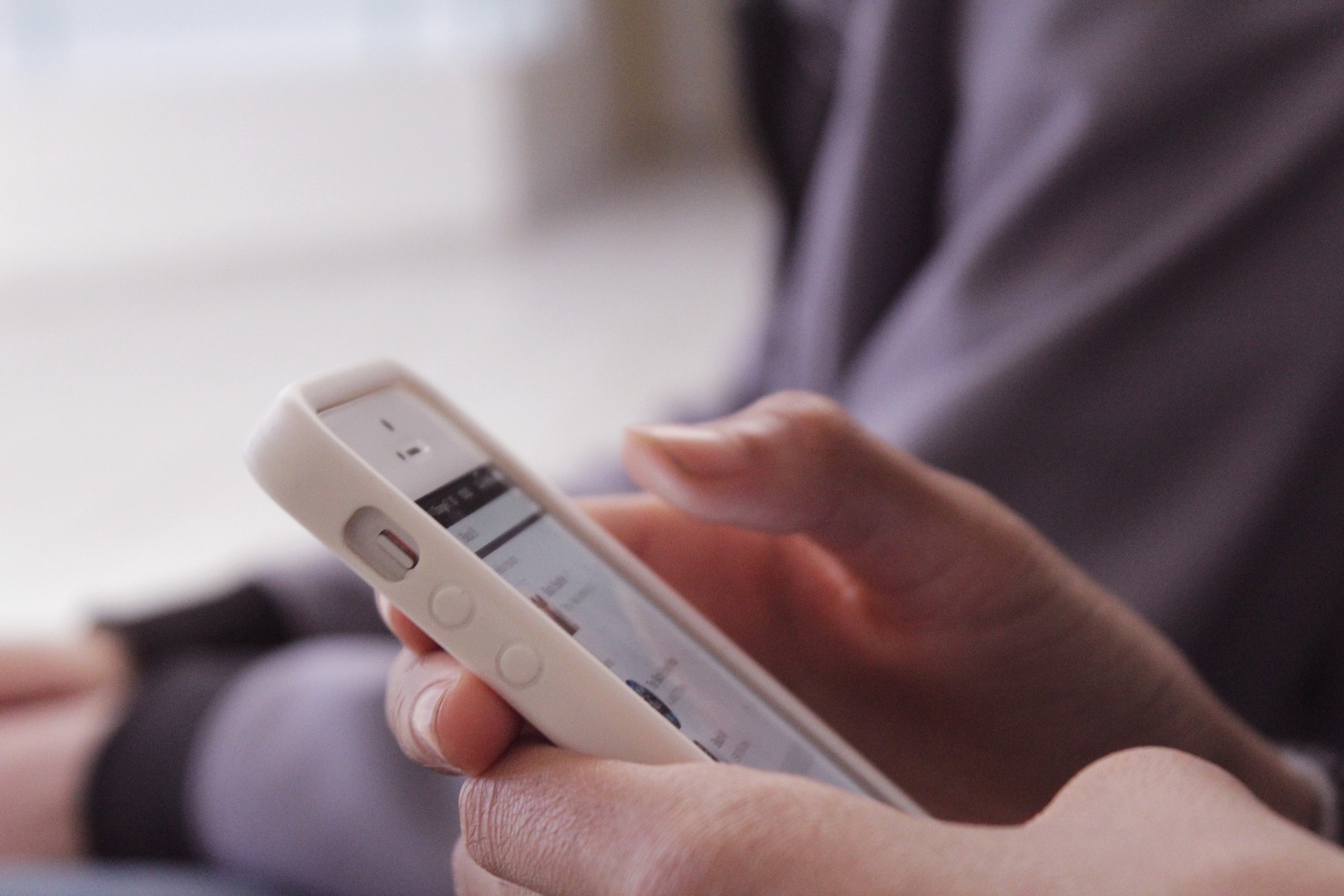 Trotz fremdenfeindlicher Bilder via WhatsApp – Kündigung nicht statthaft