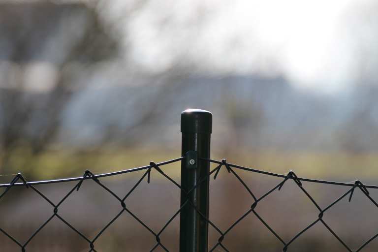 Art der Grundstücksbegrenzung darf nicht ohne Zustimmung des Nachbarn verändert werden